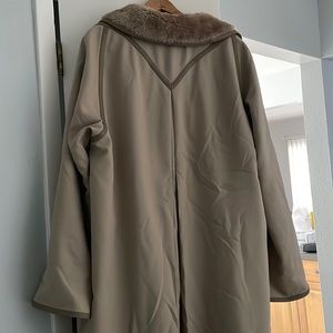 Country Pacer vintage leather piping coat lined w/faux furTrench coat